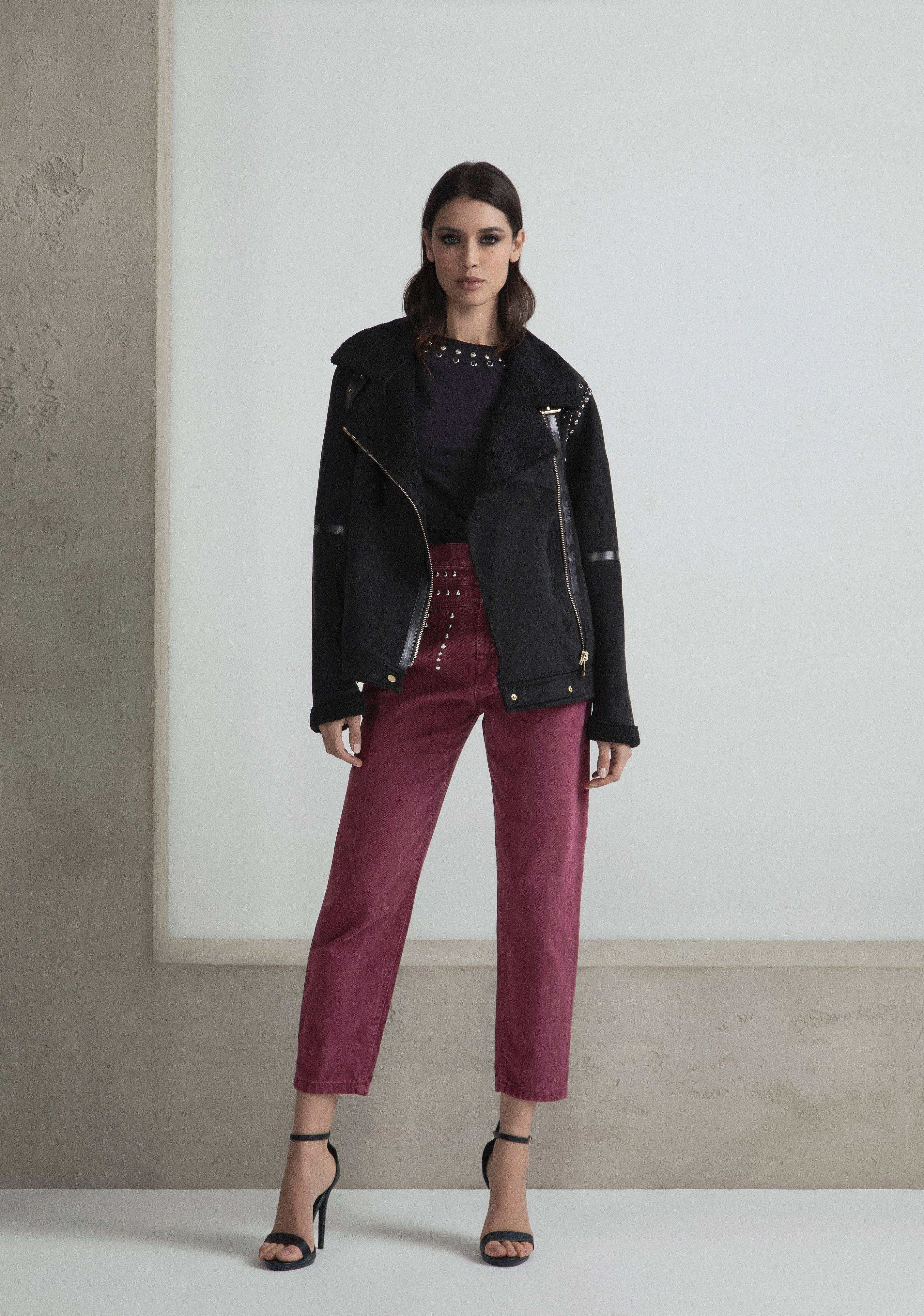 ECO-SHEEPSKIN WITH STUDS