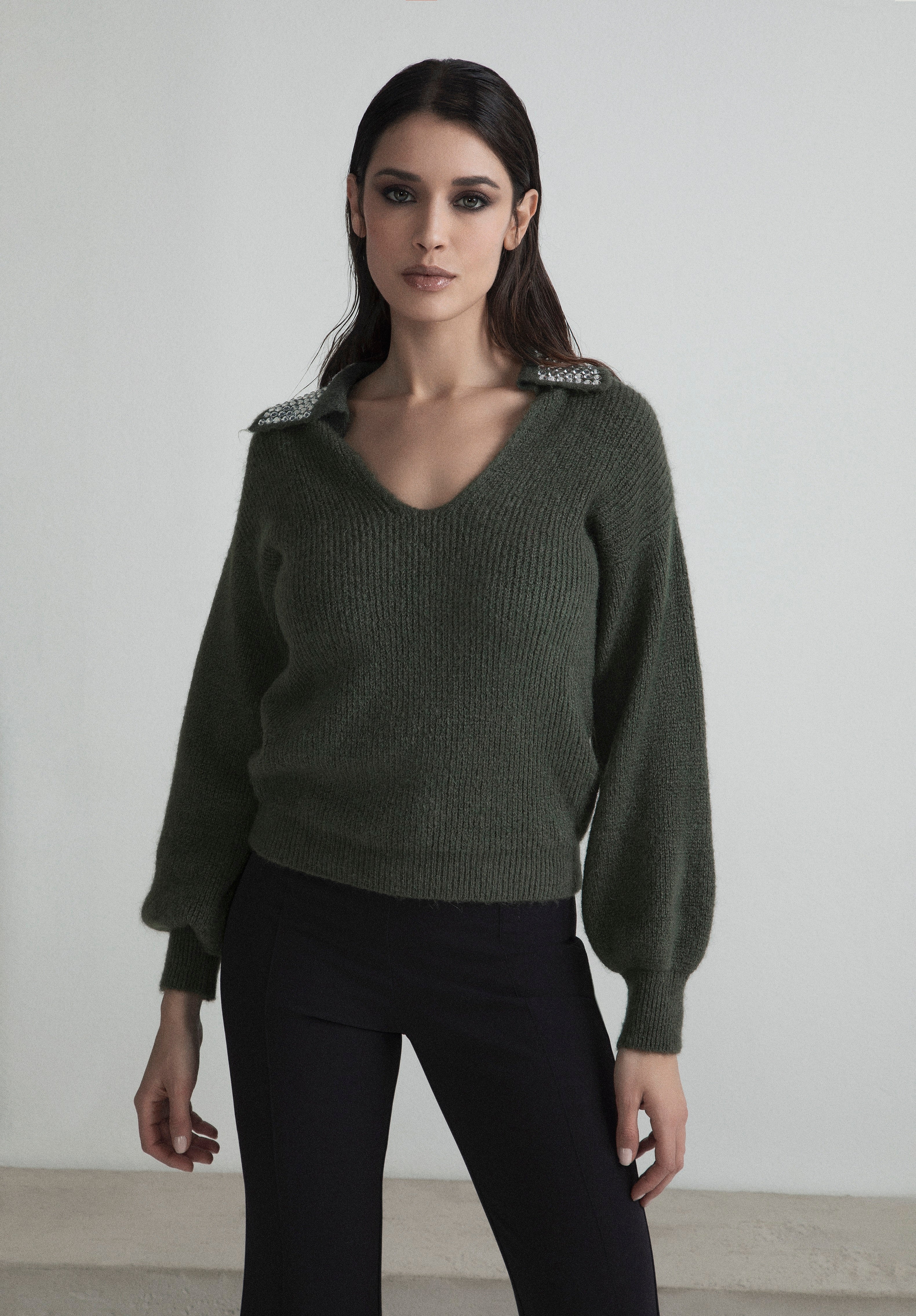 MOHAIR MIXED POLO STYLE SWEATER WITH RHINESTONE ON THE NECK