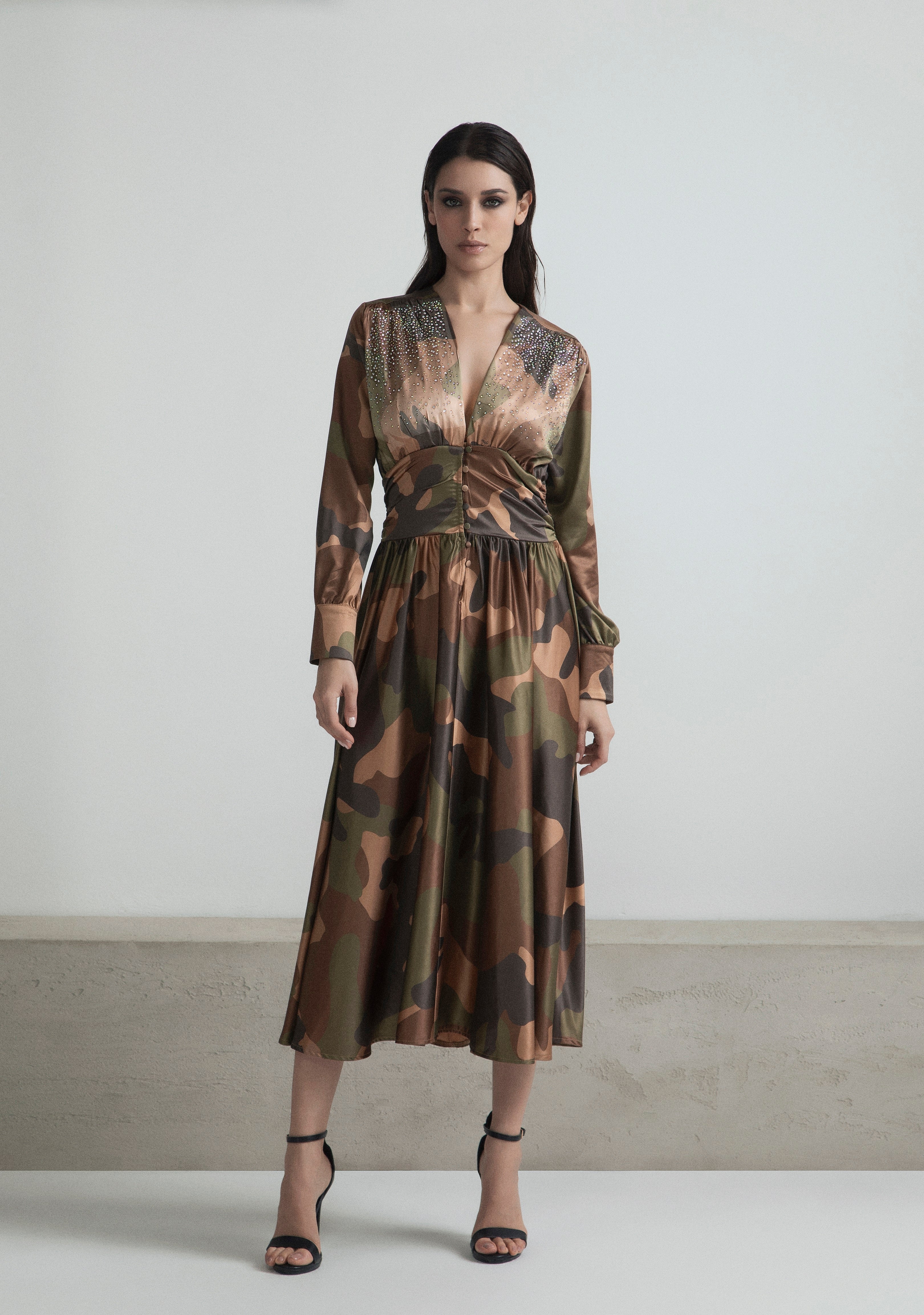 LONG DRESS WITH RHINESTONE WHEEL IN COLOR