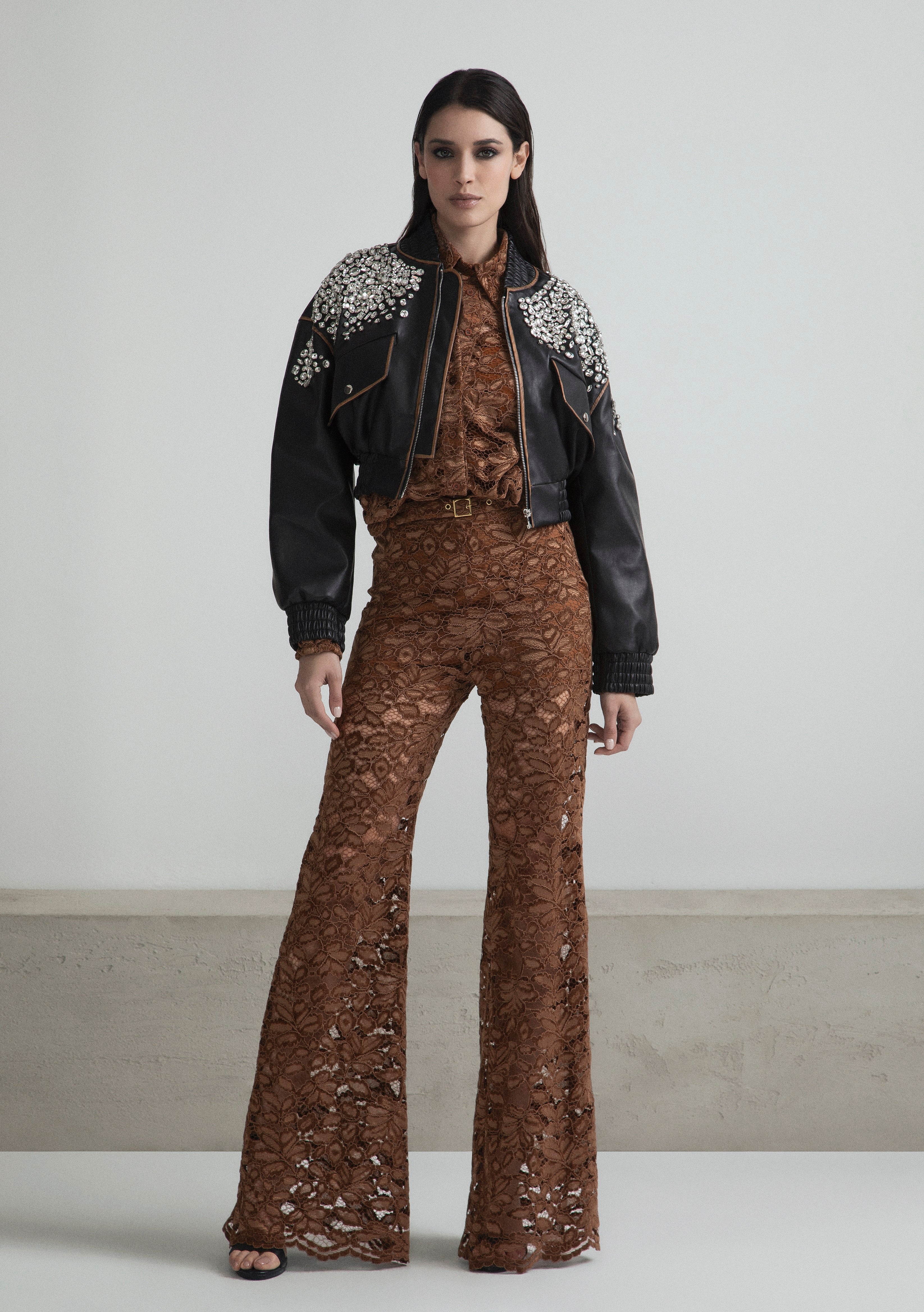 BOMBER ECO‐PELLE STRASS RICAMATI A MANO
