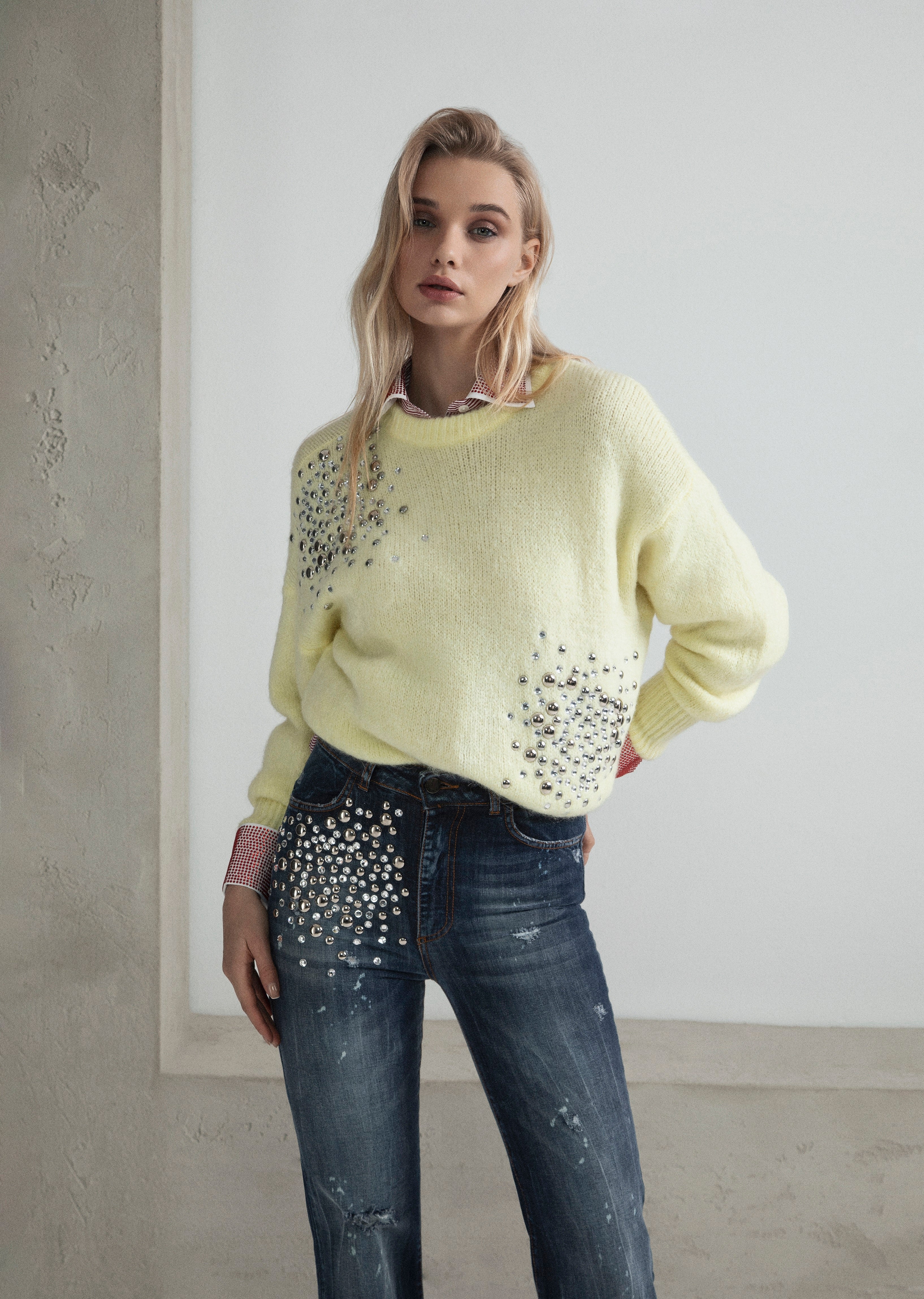 DENIM FLARED BIG BANG APPLICATION RHINESTONE AND STUDS