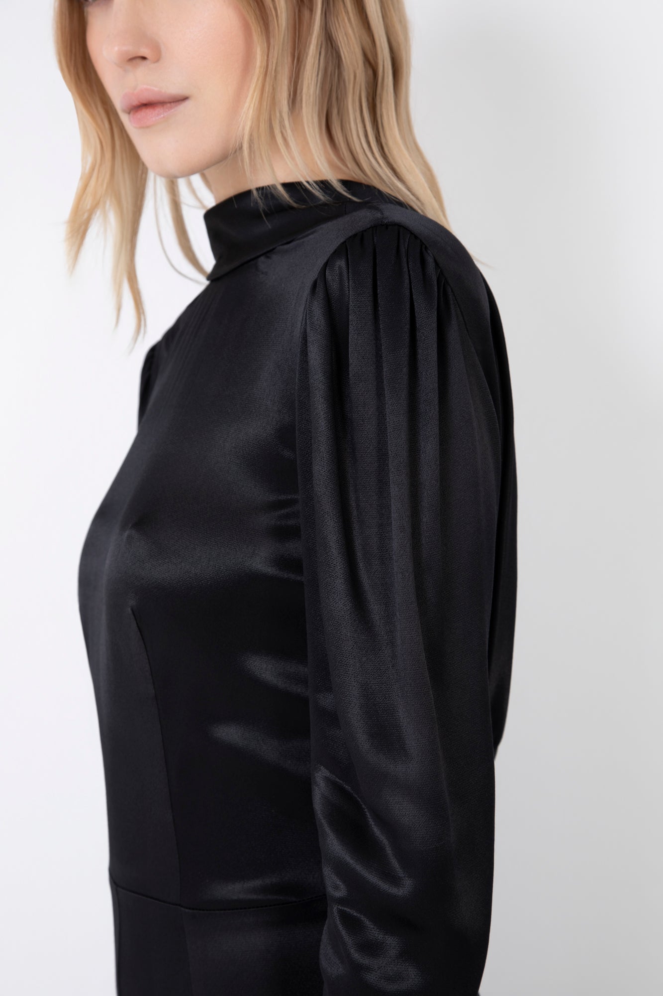 BACK NECK BLOUSE