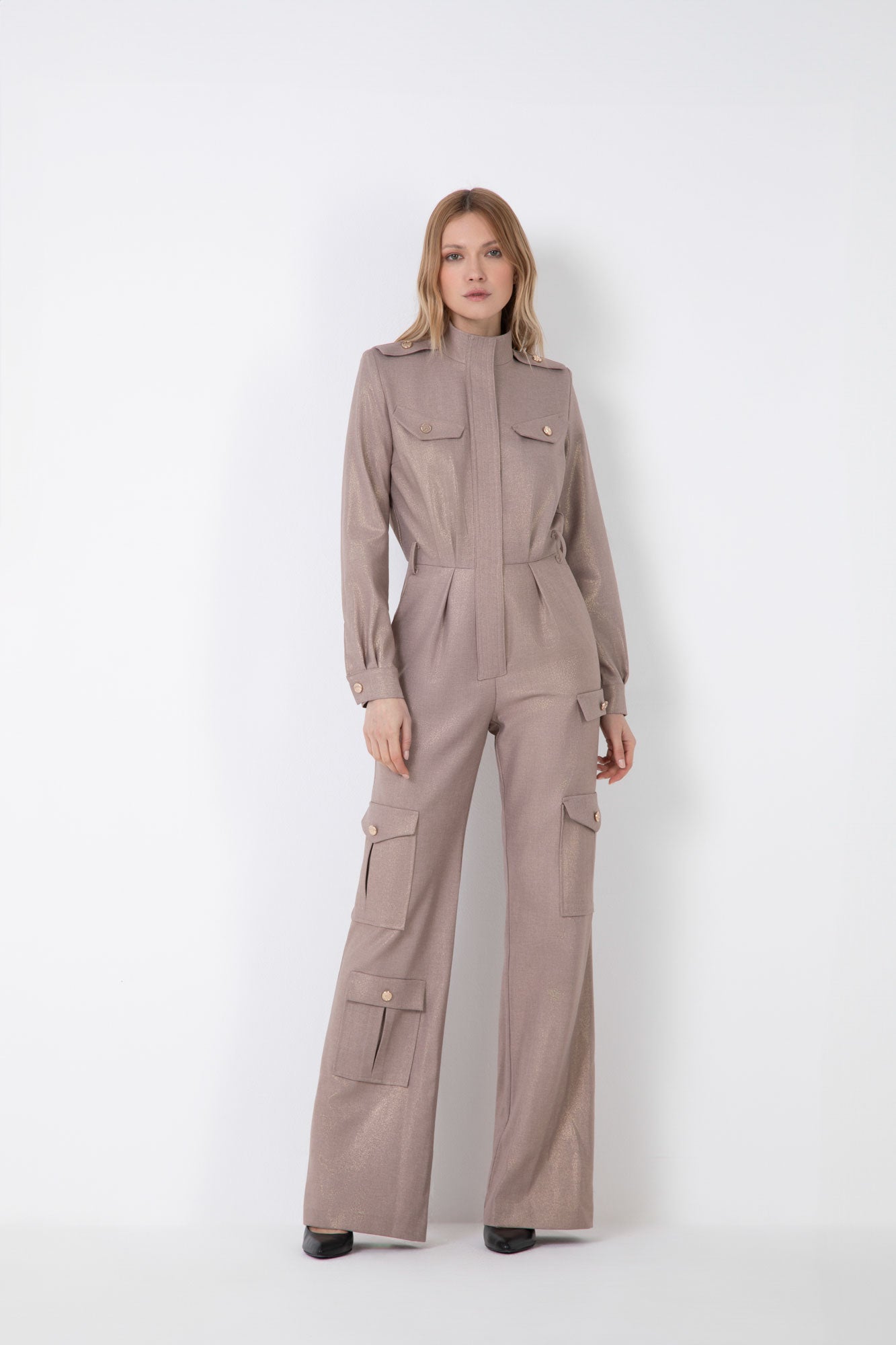 JUMPSUIT CARGO LAMINATO CON BOTTONI E TASCHE