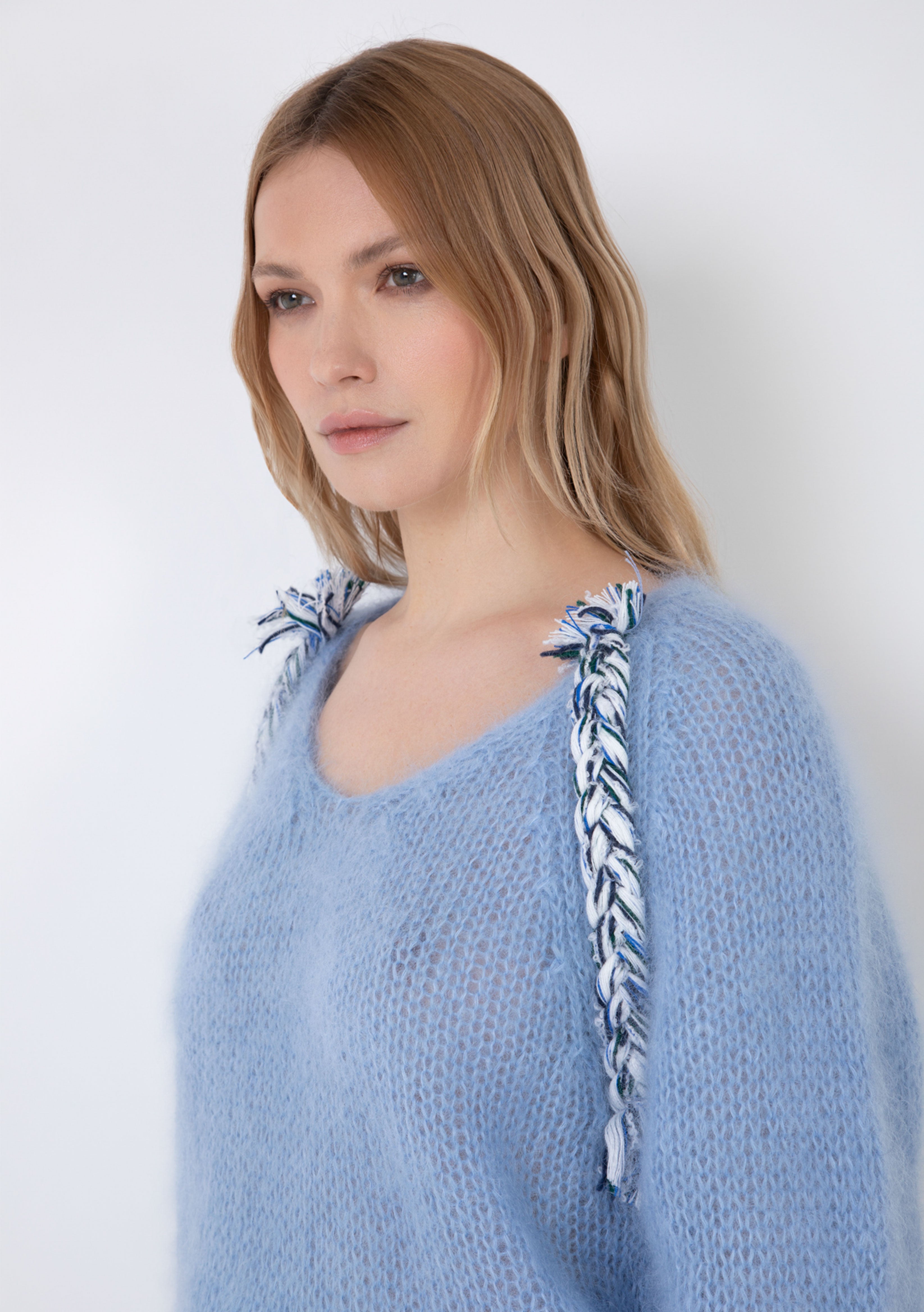 V-NECK PULLOVER IN MOHAIR BLEND WITH BRAID DECORATION