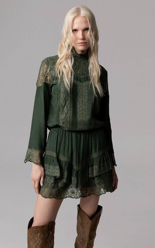 ALT Text: Dettagli in pizzo e crepe de chine in 100% viscosa style PANTAGONNA CON RICAMO IN PIZZO 100% VISCOSA for women