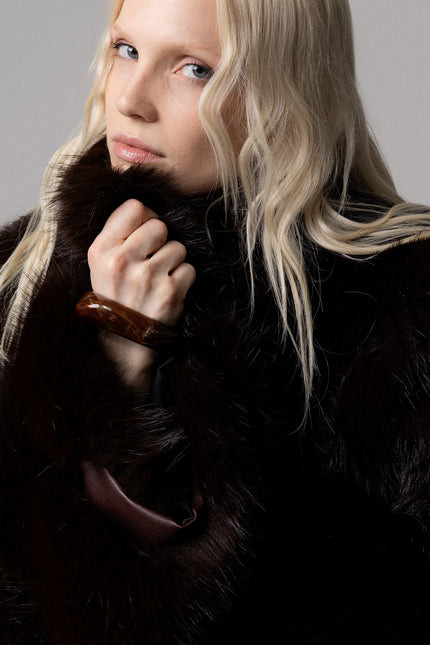 ECOPELLICCIA MARRONE OVERSIZE CON TASCHE