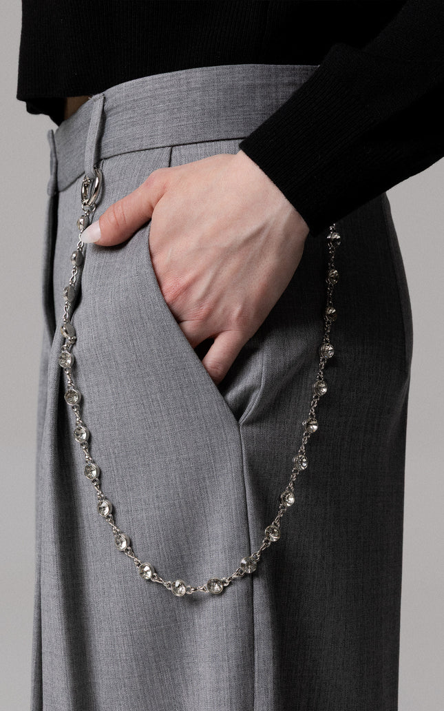 PANTALONE CARROT CON CATENA LATERALE