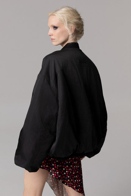 BOMBER OVERSIZE NERO CON MANICHE A PALLONCINO
