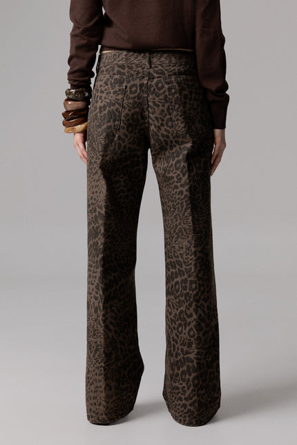 ALT Text: Trendy Italian PANTAPALAZZO BULL STAMPATO CON STRASS for glamour look