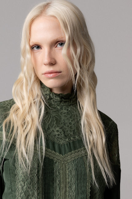 ALT Text: VERDE MILITARE BLUSA CON RICAMO IN PIZZO 100% VISCOSA for women