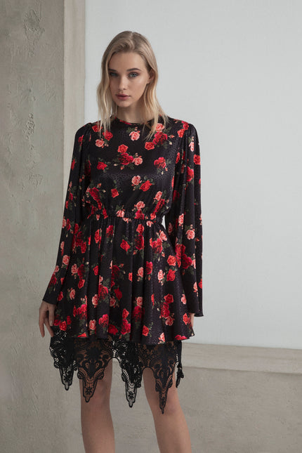 ABITO GONNA A RUOTA CON SOTTVESTE IN RASO E INSERTI IN PIZZO