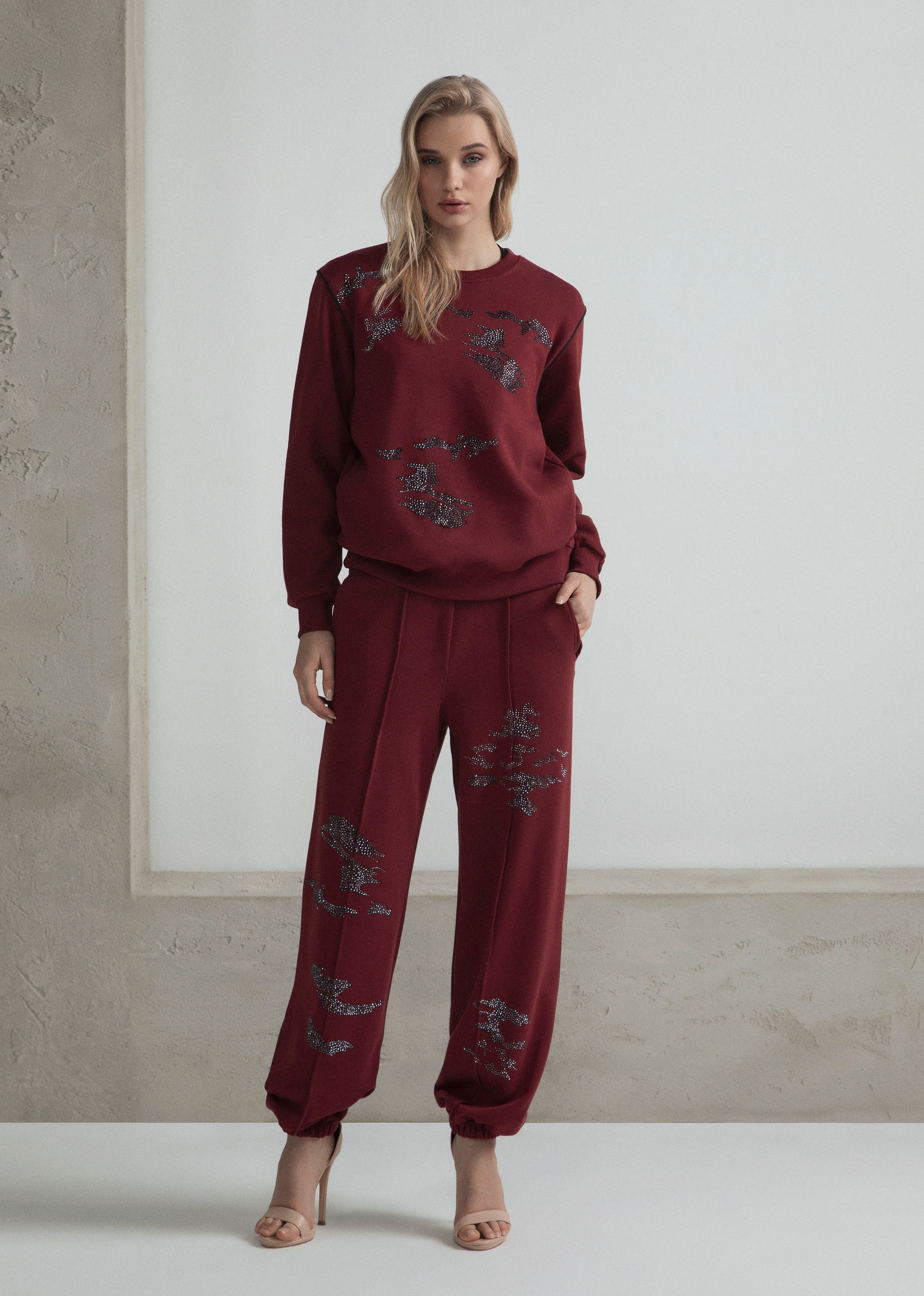 FELPA REGULAR FIT STRASS NERO CON MOTIVO MIMETICO