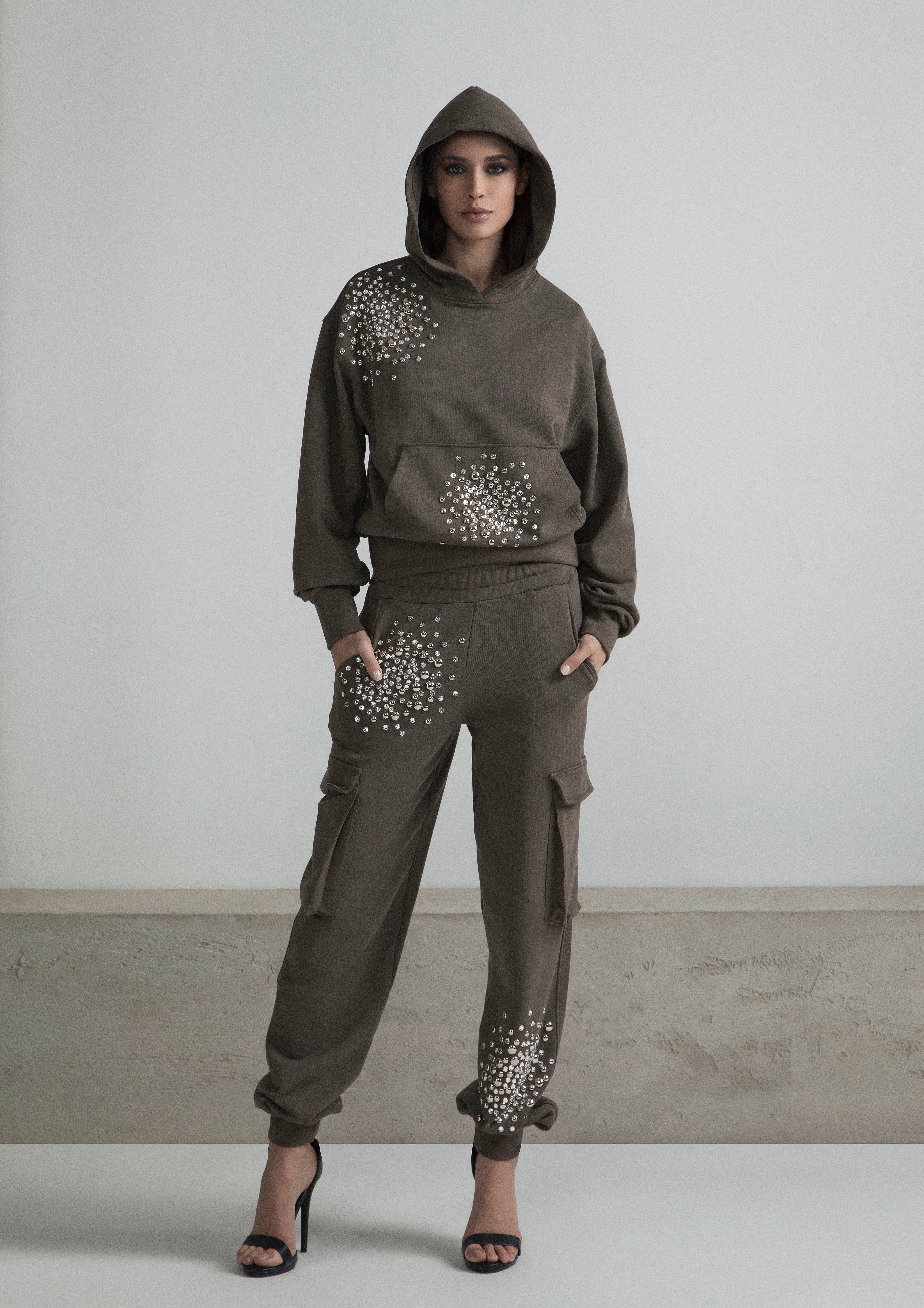 FELPA BIG BANG STRASS BORCHIE