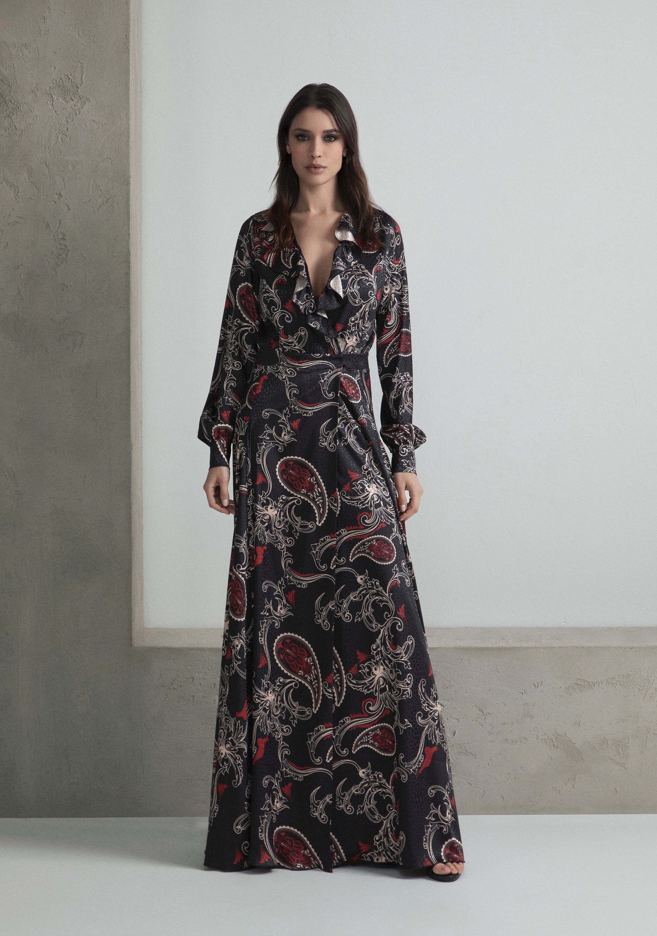 ABITO ROUCHES LUNGO ED ELEGANTE