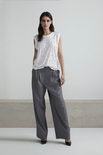 SLEEVELESS T-SHIRT WITH RHINESTONE AND PEARL