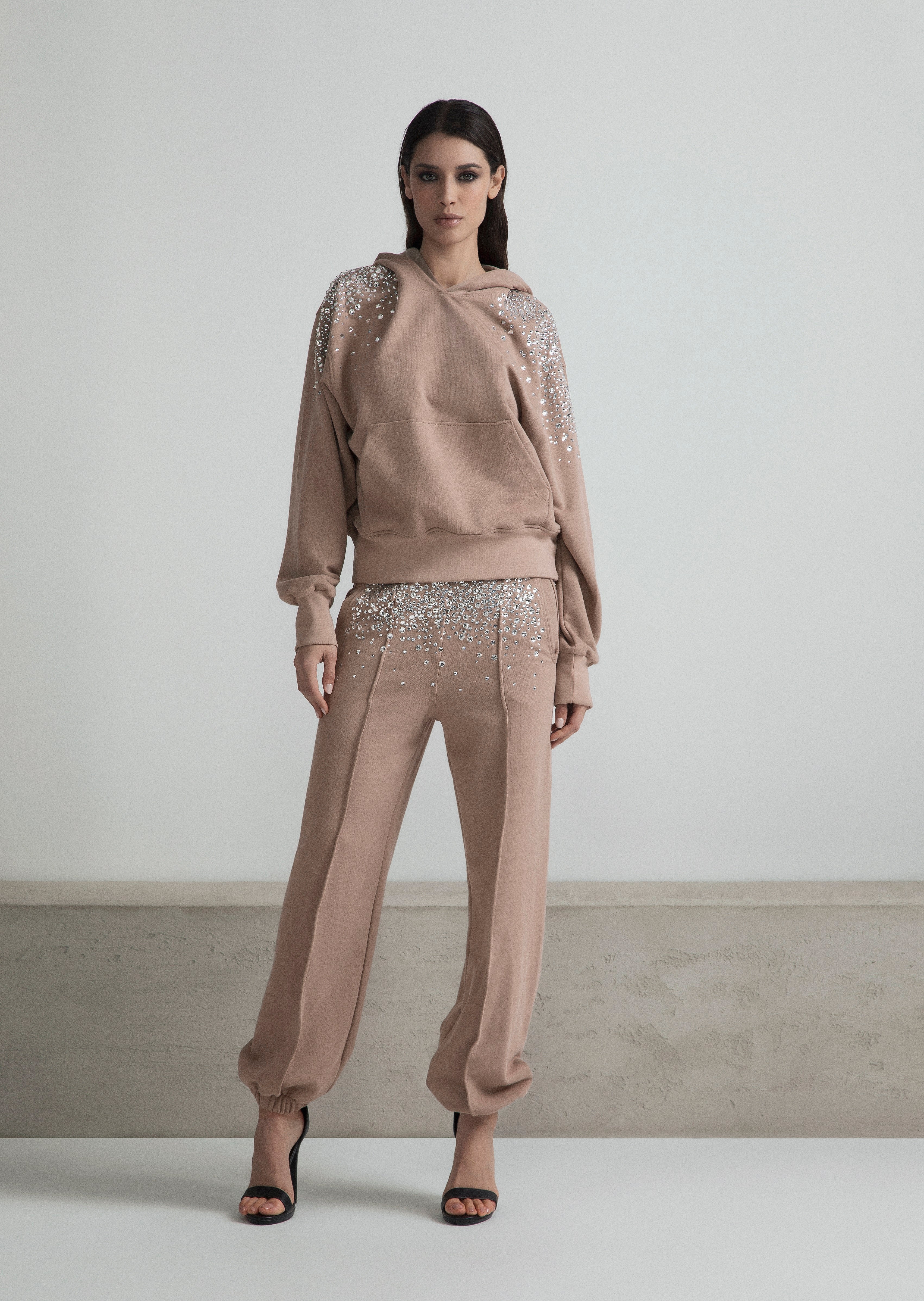 PANTALONI IN FELPA CON APPLICAZIONI STRASS