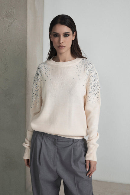 RELAXED LONG-SLEEVED PULL-OVER WITH CRYSTALS