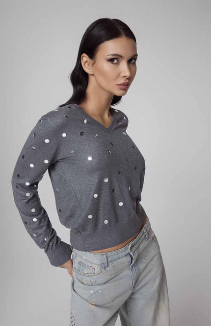 MAGLIA SCOLLO A V CON BORCHIE
