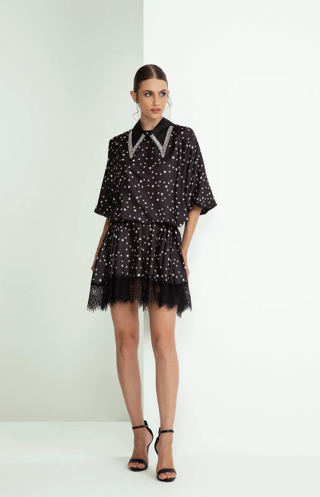 ABITO MORBIDO STAMPATO CON STRASS E PIZZO NERO