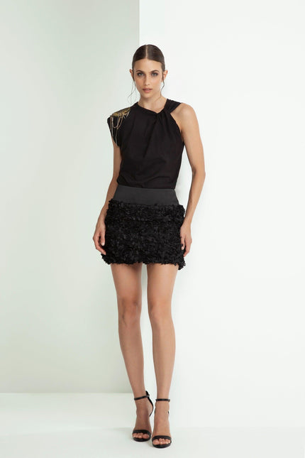 ASYMMETRICAL SLEEVELESS T-SHIRT WITH KNOT ON THE SHOULDER AND MILITARY APPLICATION