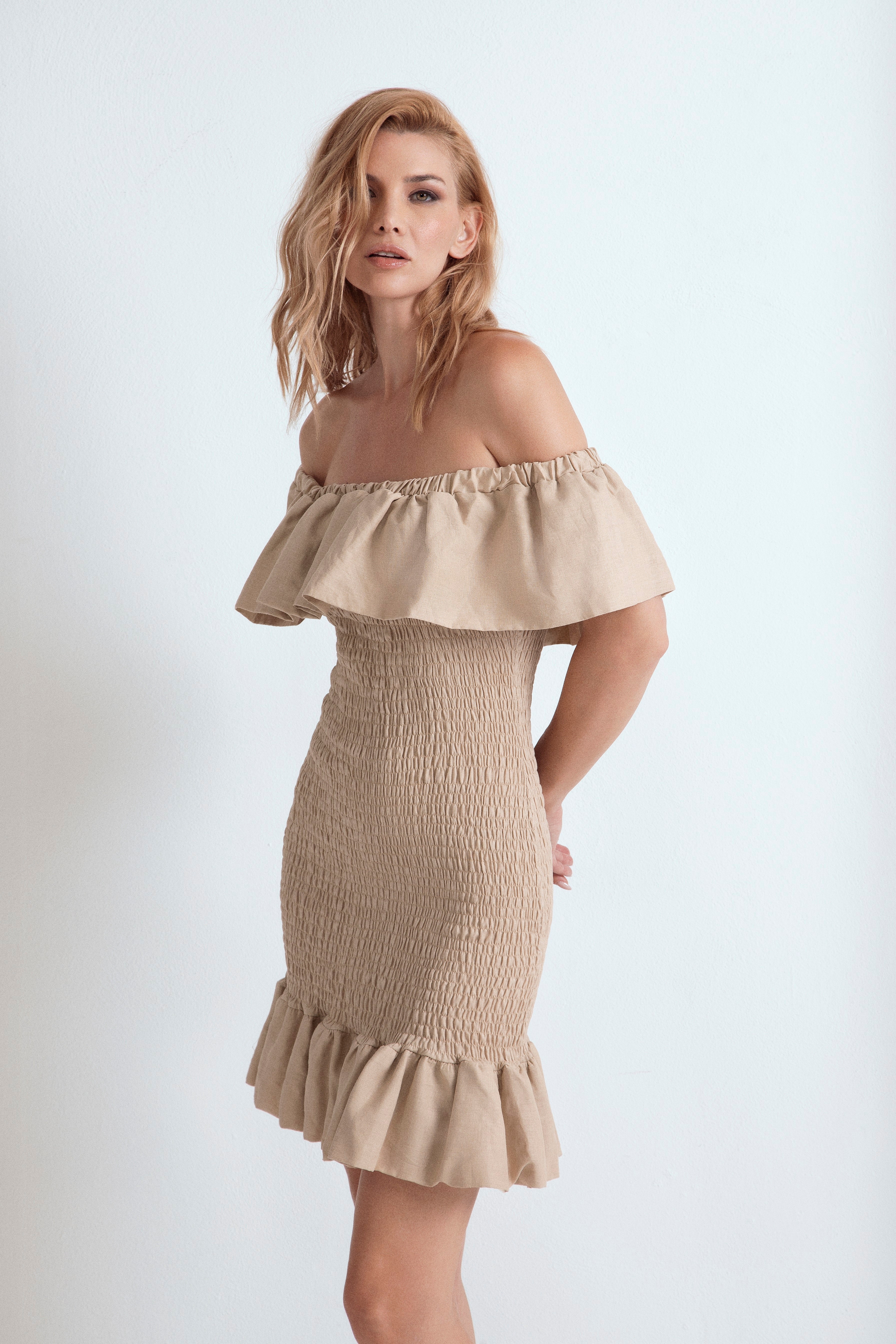 ABITO CORTO CON PUNTO SMOKING IN LINO