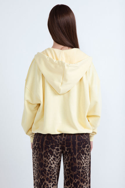 HOODIE WITH CHARMING NECKLINE