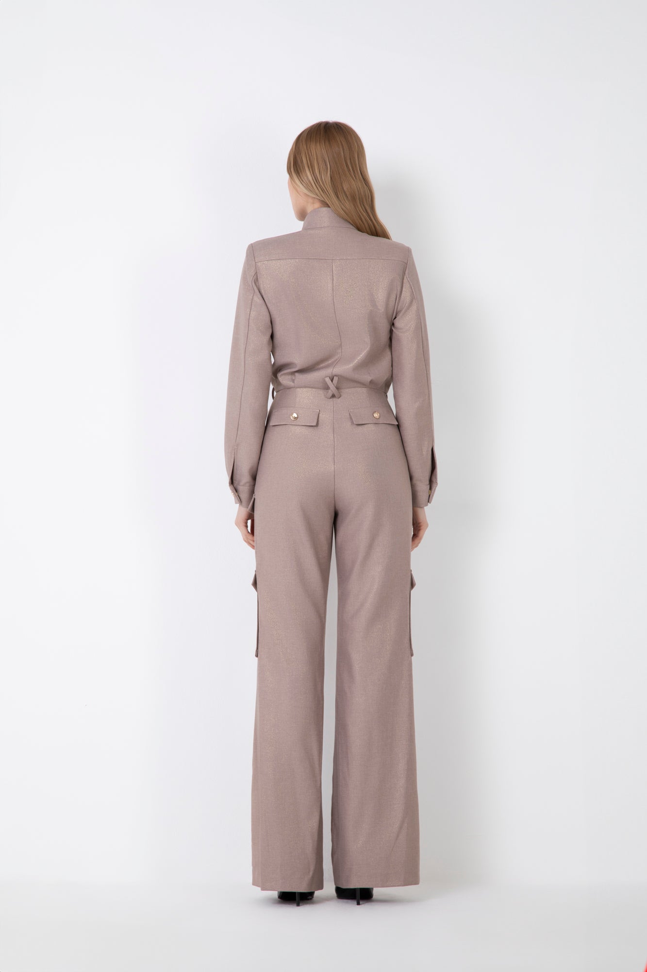 JUMPSUIT CARGO LAMINATO CON BOTTONI E TASCHE
