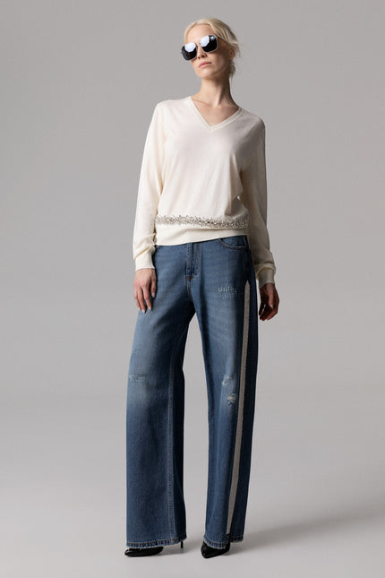 MAGLIA V NECK CON INSERTO GIOIELLO SUL FONDO